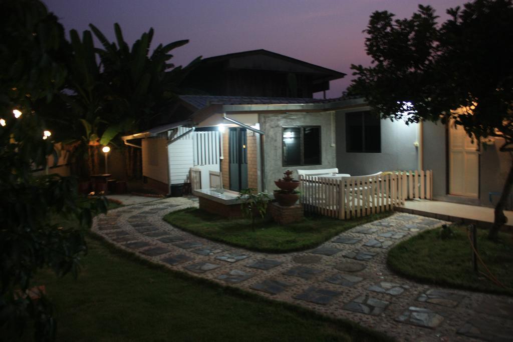 Sole & Luna Restaurant And Homestay Chiang Mai Exterior foto